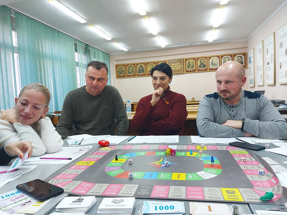 Ігрове поле Cash Flow — тренажер фінансових рішень та стратегій